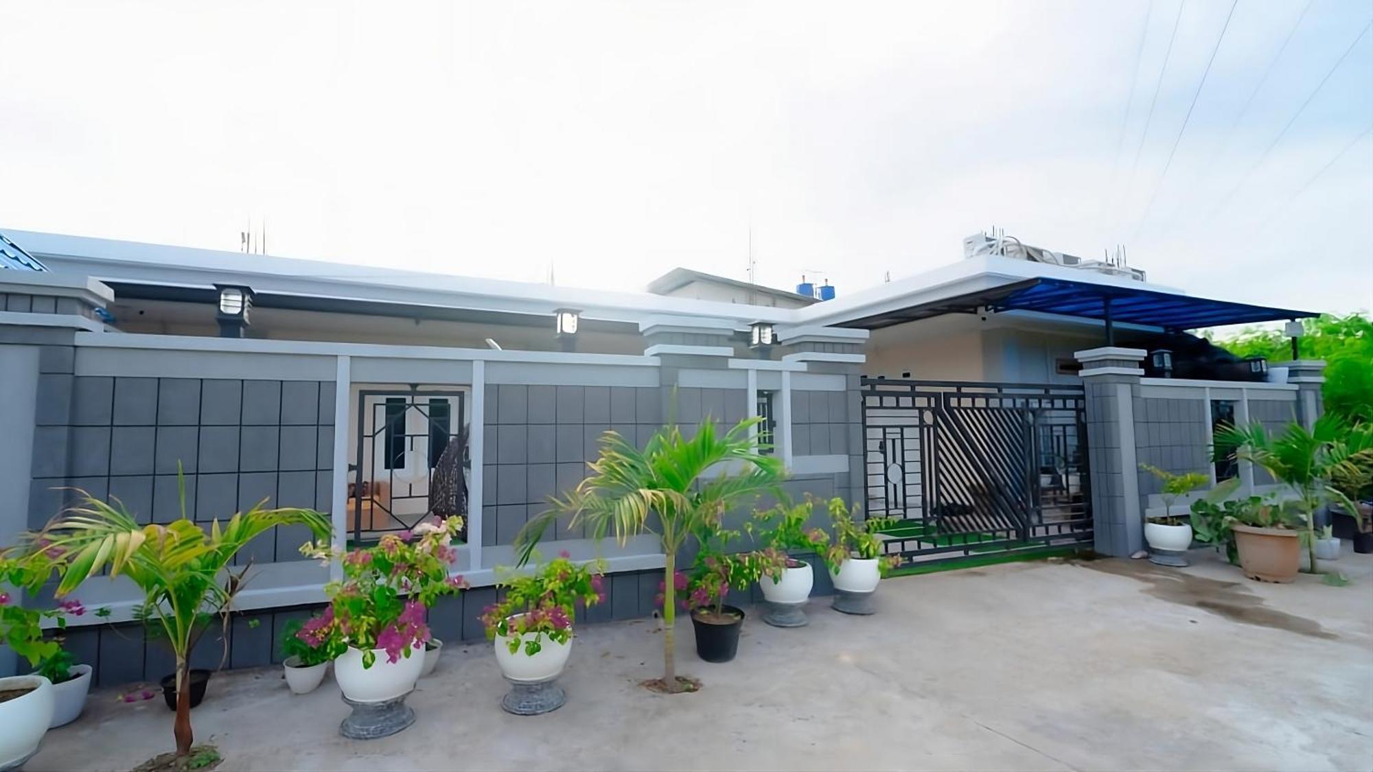La Geiro Villa Labuan Bajo Exterior photo