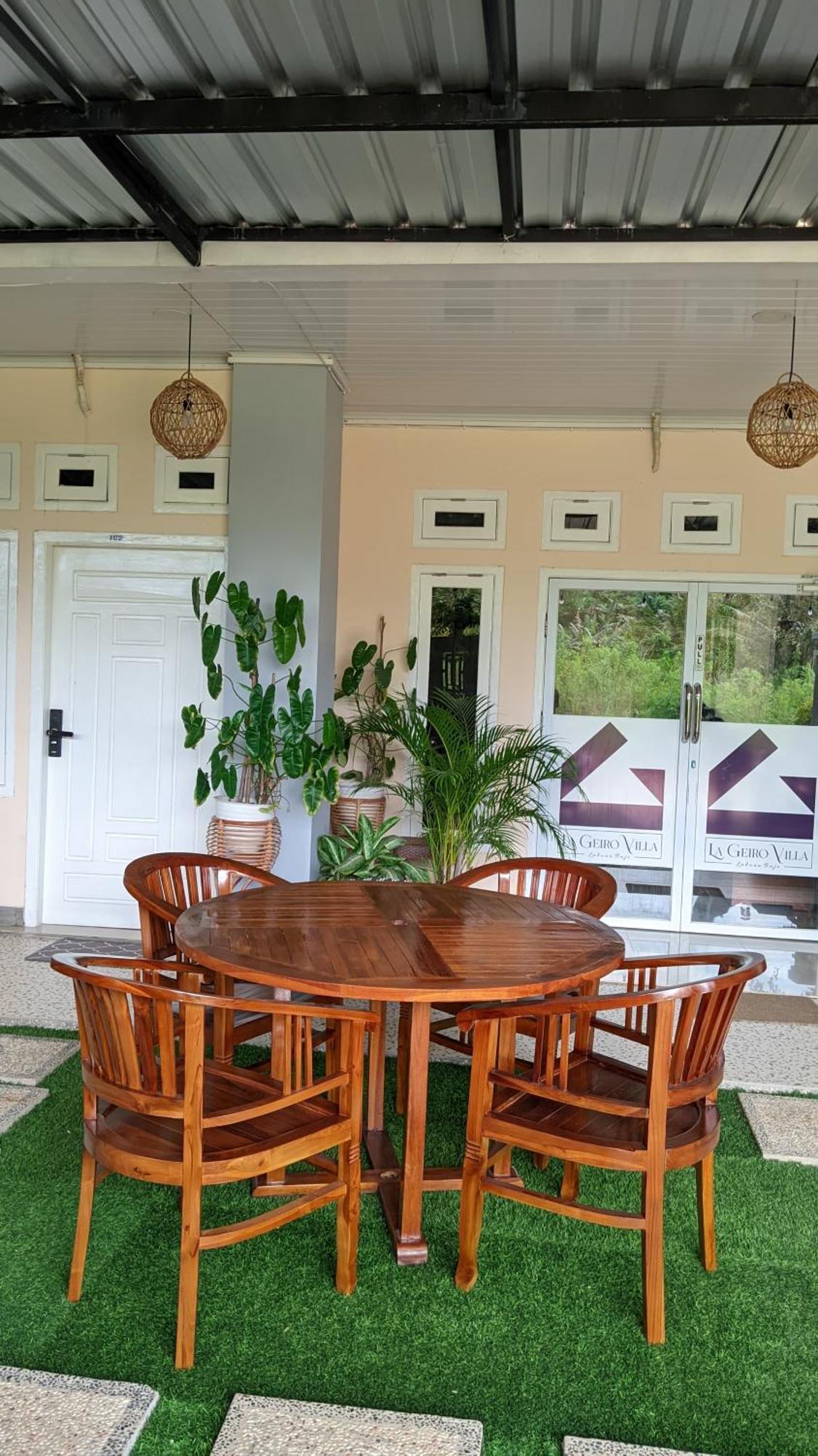 La Geiro Villa Labuan Bajo Exterior photo